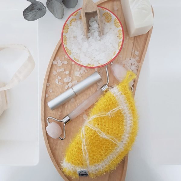 Eponge durable tranche de citron et sel pour le bain
