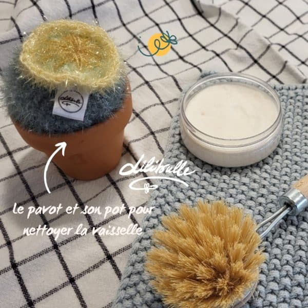 Votre nécessaire pour frotter votre vaisselle, l'éponge PAVOT se range et s'égoutte dans son pot.