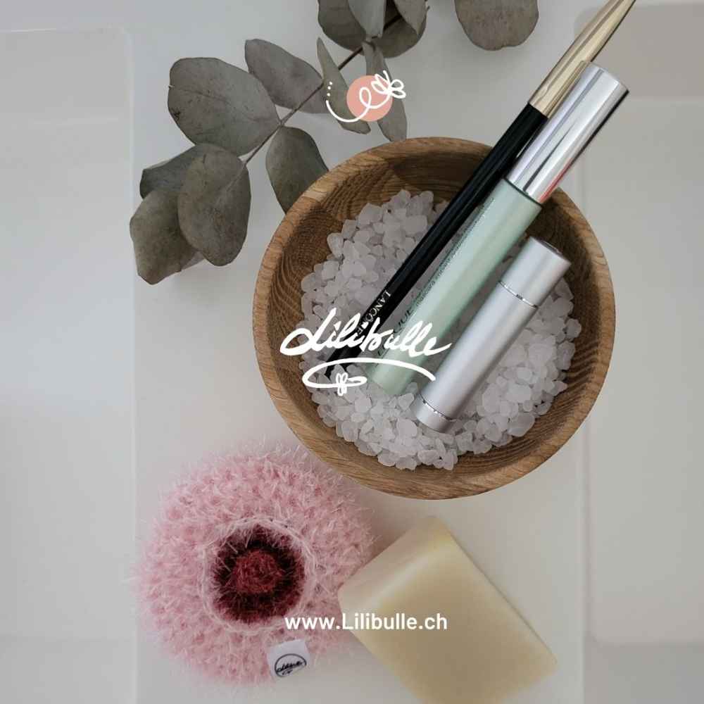 Eponge en forme de sein utile pour un peeling pour OCTOBRE ROSE Eponge en forme de sein utile pour un peeling pour OCTOBRE ROSE